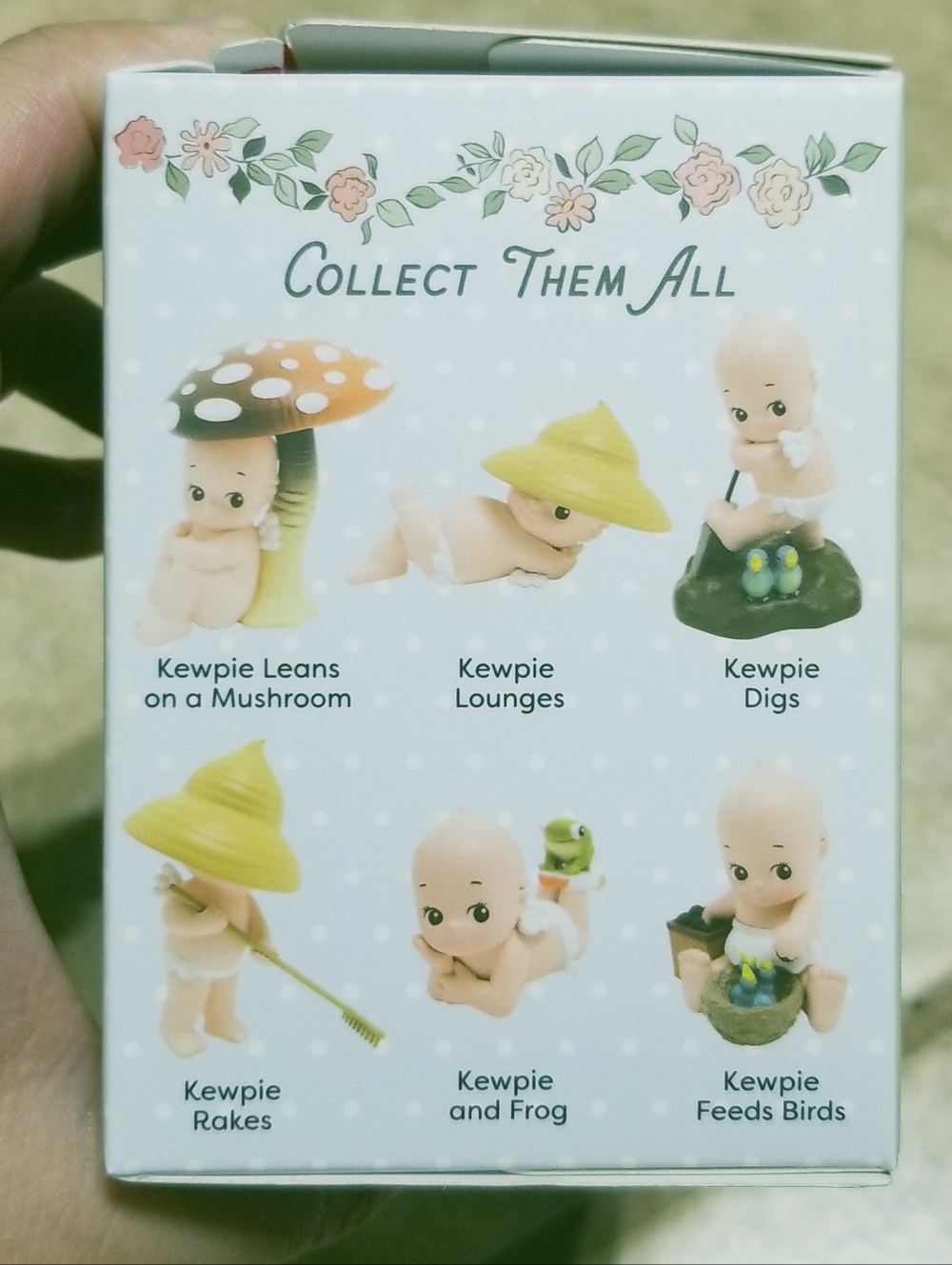 Smoko x Kewpie In The Garden Blind Box: Kewpie Leans On A Mushroom Figure - Picture 5 of 5